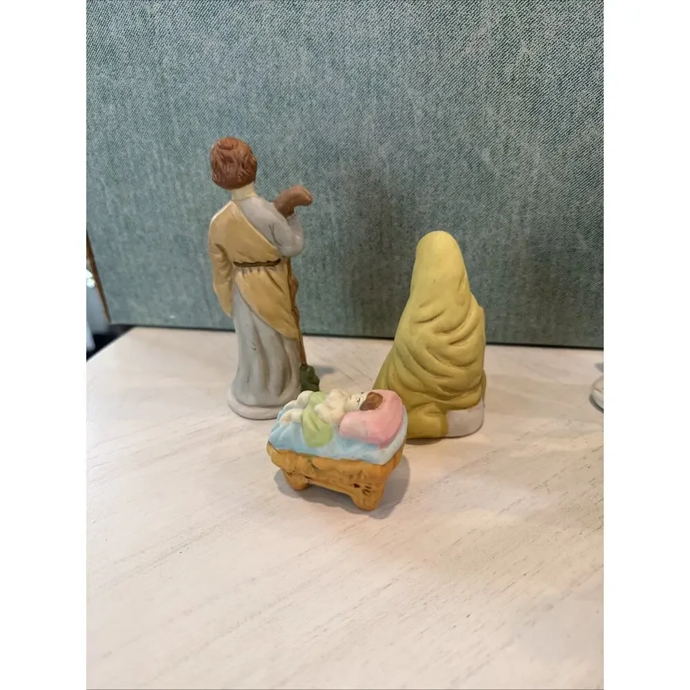Nativity‎ Set 6 Porcelain Figurines Baby Jesus Mary Joseph Shephard Wisemen EUC